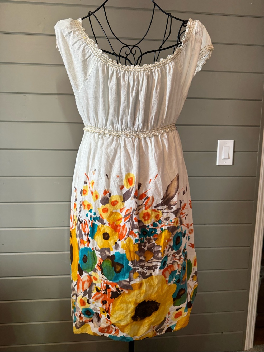 Max Studio Floral Mini Dress in White & Multicolor Small Like New